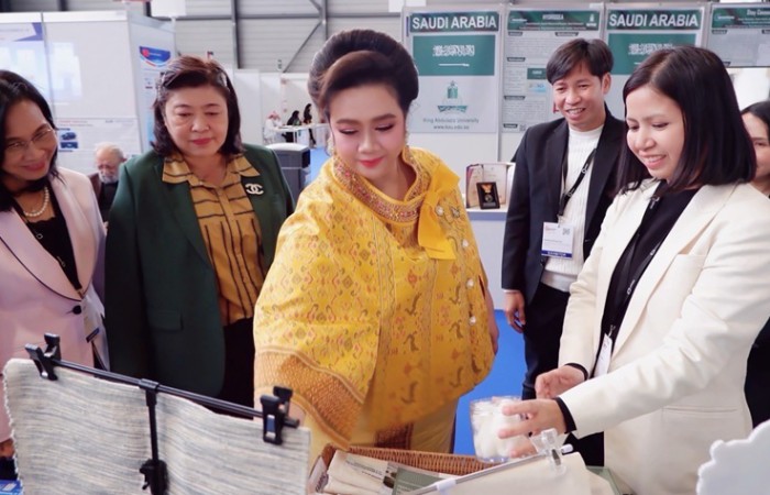 “ศุภมาส” เปิดนิทรรศการ ณ “Thailand Pavilion” โชว์ผลงานวิจัย สิ่งประดิษฐ์คิดค้น และนวัตกรรมไทยสู่สายตาโลก ในงาน “The 49th International Exhibition of Inventions Geneva” ณ นครเจนีวา สมาพันธรัฐสวิส